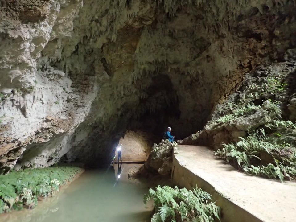 水連洞にてケイビングガイド講習